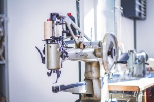 Nähmaschine für Stoff- und Lederarbeiten