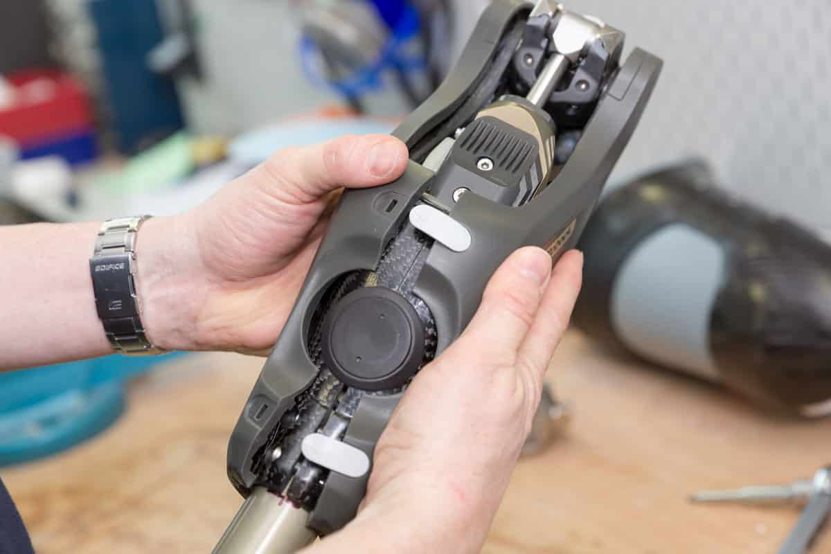 Modernste Prothesentechnik. In der Carepoint Werkstatt verfeinert zum individuellen Meisterwerk.
